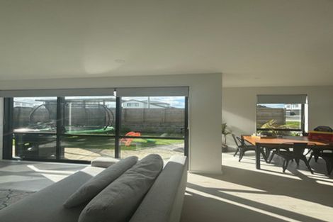 Photo of property in 53 Sunnyheights Road, Orewa, 0931