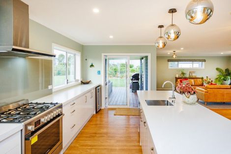 Photo of property in 21 Loveston Lane, Kelvin Grove, Palmerston North, 4470