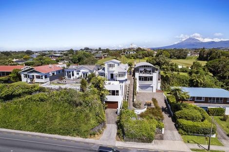 Photo of property in 421 Devon Street West, Lynmouth, New Plymouth, 4310