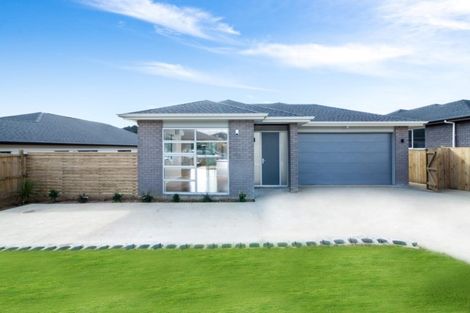 Photo of property in 7 Will Street, Huapai, Kumeu, 0810