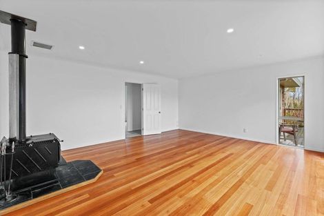 Photo of property in 1175 South Head Road, South Head, Helensville, 0874