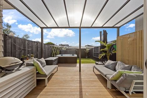 Photo of property in 10 Touhou Road, Hobsonville, Auckland, 0616