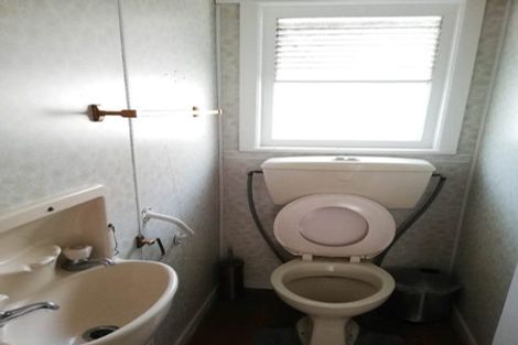 Photo of property in 22 Dallinghoe Crescent, Milford, Auckland, 0620