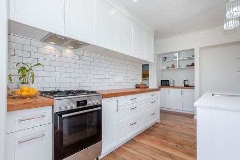 Photo of property in 114 Aerodrome Road, Dannevirke, 4972