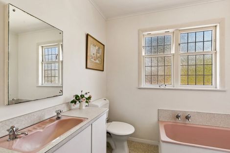 Photo of property in 1 Woodmancote Road, Khandallah, Wellington, 6035