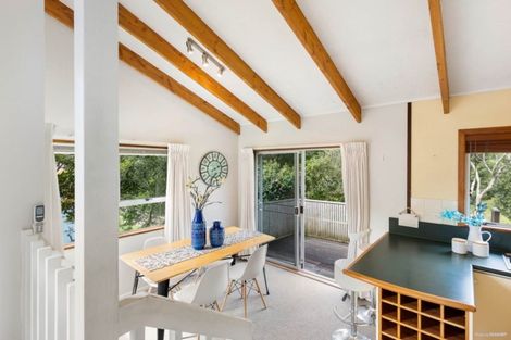 Photo of property in 62 Easton Park Parade, Glenfield, Auckland, 0629