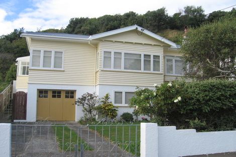 Photo of property in 43 Glamis Avenue, Strathmore Park, Wellington, 6022