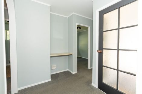 Photo of property in 21 Manor Place, Bader, Hamilton, 3206