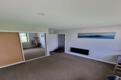 Photo of property in 10 Denniston Crescent, Redwood, Christchurch, 8051