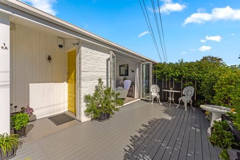 Photo of property in 1/4a Dallinghoe Crescent, Milford, Auckland, 0620