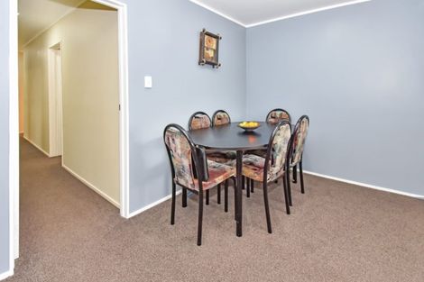 Photo of property in 2/13 Bunnythorpe Road, Papakura, 2110