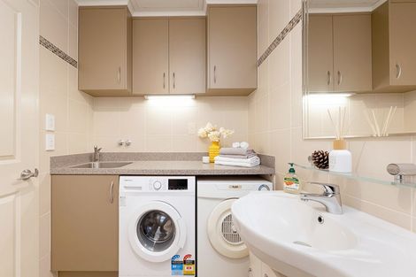 Photo of property in 65 Rhinevale Close, Henderson, Auckland, 0612