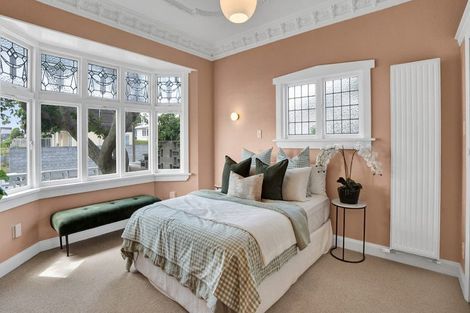 Photo of property in 19 Baring Terrace, Strandon, New Plymouth, 4312