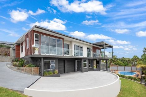 Photo of property in 37 Rosario Crescent, Red Beach, 0932