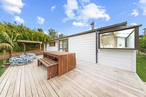 Photo of property in 204 Shaw Road, Oratia, Auckland, 0604