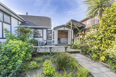 Photo of property in 32 Kinloch Place, Papakowhai, Porirua, 5024
