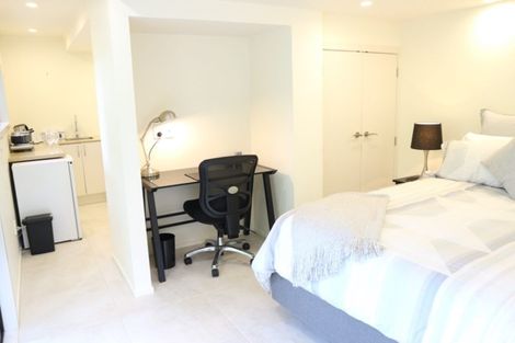 Photo of property in 12a Parr Terrace, Castor Bay, Auckland, 0620