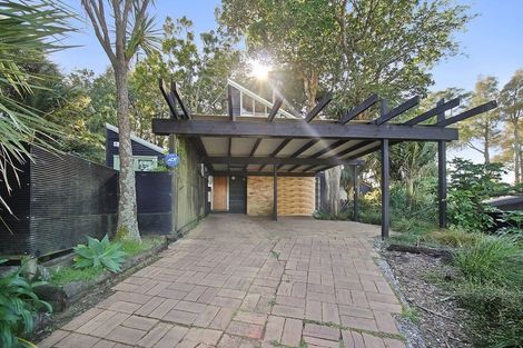 Photo of property in 2/26 Arcadia Crescent, Bayview, Auckland, 0629