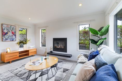 Photo of property in 12 Kouras Place, Flat Bush, Auckland, 2016