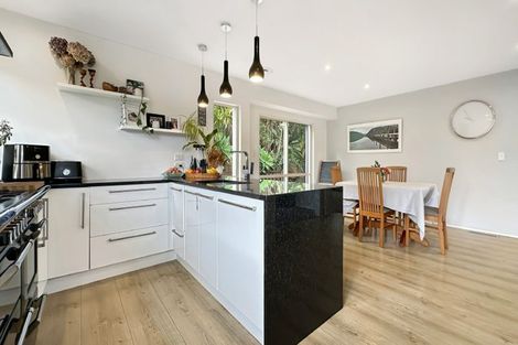 Photo of property in 2/15 Stephanie Close, Glenfield, Auckland, 0629