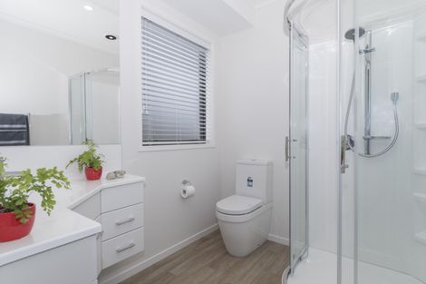 Photo of property in 122 Puhirake Crescent, Pyes Pa, Tauranga, 3112