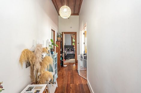 Photo of property in 11 Kelvin Street, Aramoho, Wanganui, 4500