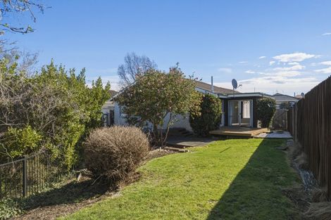 Photo of property in 1/98a Lake Terrace Road, Burwood, Christchurch, 8061