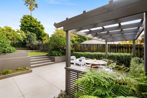 Photo of property in 45 Napier Terrace, Hospital Hill, Napier, 4110