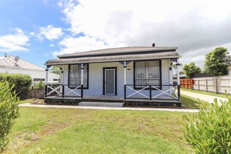 Photo of property in 13 Maire Street, Inglewood, 4330