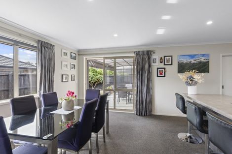 Photo of property in 30 Shillingford Boulevard, Rolleston, 7615