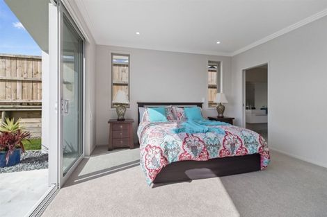 Photo of property in 1 Charlotte Drive, Omokoroa, 3114