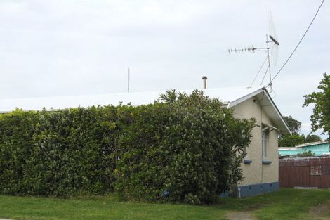 Photo of property in 2 Karewa Street, Castlecliff, Whanganui, 4501