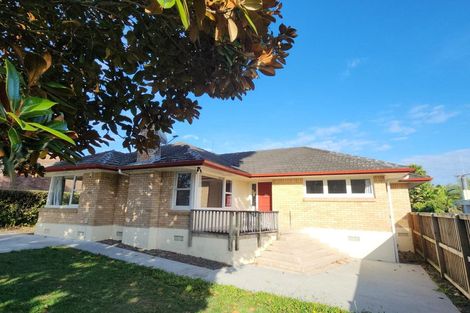 Photo of property in 11 Knighton Road, Hillcrest, Hamilton, 3216