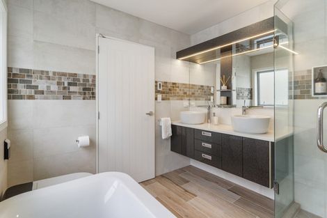 Photo of property in 4 Awakirihi Close, Shamrock Park, Auckland, 2016