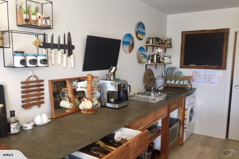 Photo of property in 7 Sauterne Road, Kumeu, 0810