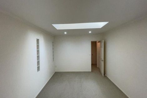 Photo of property in 2/16 Roberts Road, Glenfield, Auckland, 0629