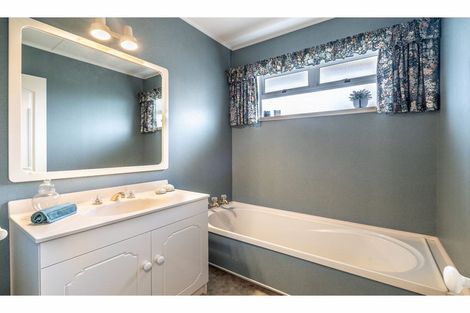 Photo of property in 98 Chelmsford Street, Windsor, Invercargill, 9810