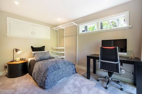 Photo of property in 55 Pupuke Road, Birkenhead, Auckland, 0627