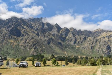 Photo of property in 5 Rabbiters Drive, Jacks Point, Queenstown, 9371