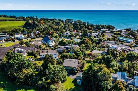 Photo of property in 23 Prudence Place, Oakura, 4314