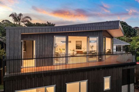 Photo of property in 61a Churchill Road, Murrays Bay, Auckland, 0630