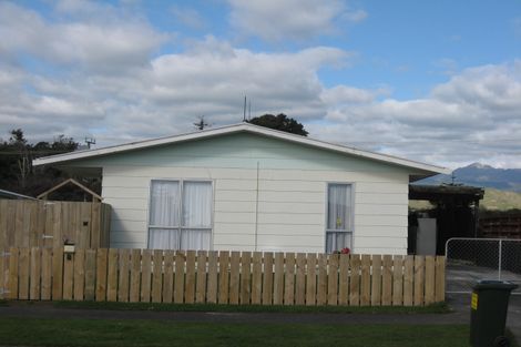 Photo of property in 8 Kebbell Avenue, Levin, 5510