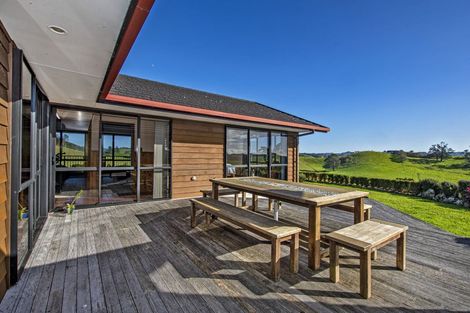 Photo of property in 18 Pataua Road North, Whareora, Whangarei, 0175