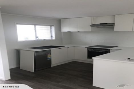 Photo of property in 15 Queen Mary Avenue, New Lynn, Auckland, 0600