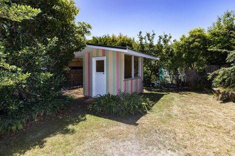 Photo of property in 7 Kawau Grove, Waikanae Beach, Waikanae, 5036