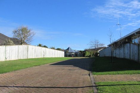 Photo of property in 15 Clearview Drive, Milson, Palmerston North, 4414