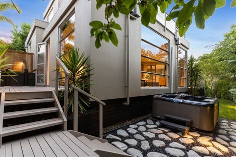 Photo of property in 14 Kahikatea Close, Campbells Bay, Auckland, 0630