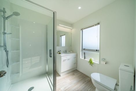 Photo of property in 12 Lanyon Place, Whitby, Porirua, 5024