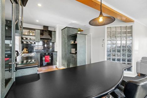 Photo of property in 2/422 Devon Street West, Lynmouth, New Plymouth, 4310