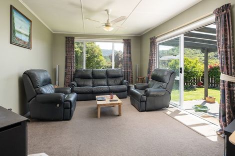 Photo of property in 169 Waikawa Road, Picton, 7220
